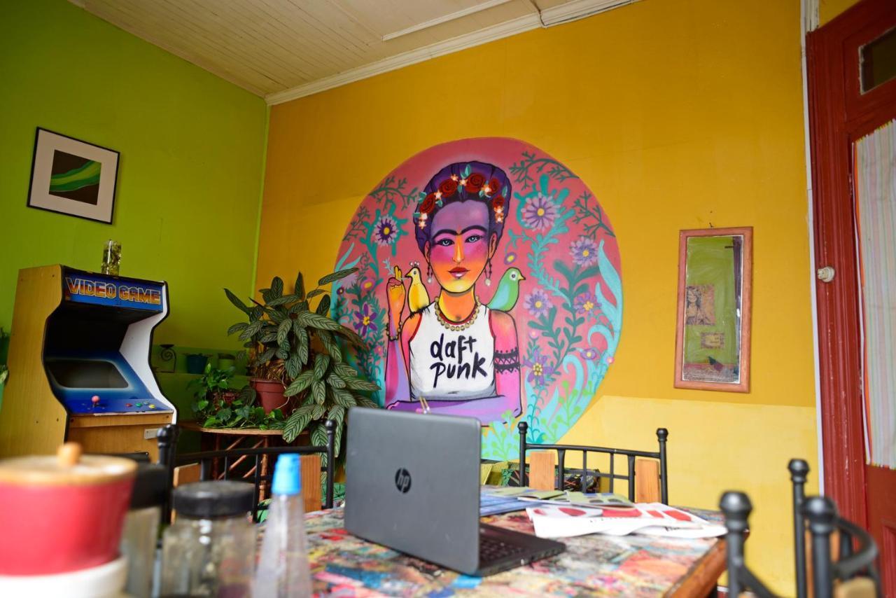 De Colores Hostal ヴァルパライソ エクステリア 写真